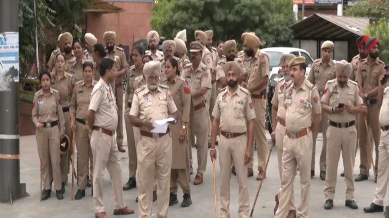 India News | Punjab Bandh: Heavy Police Deployment in Amritsar over Anti-drug Activist’s Killing in Mansa