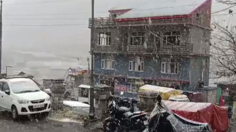 India News | Season's First Snowfall Blankets J&K's Higher Reaches; Snow-clearing Ops Begin at Pir Panjal