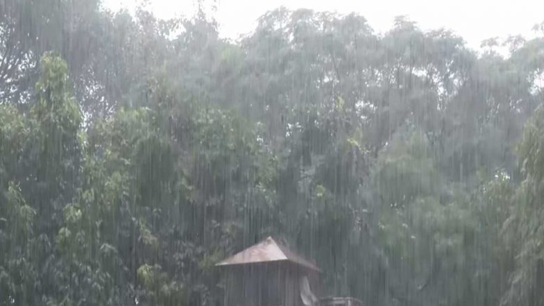 India News | Heavy Rainfall Lashes Parts of Delhi; IMD Forecasts Thunderstorms, Lightning and Gusty Winds