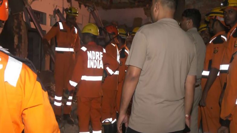 India News | UP: Massive Explosion Brings Down House in Varanasi's Sarnath; 3 Injured