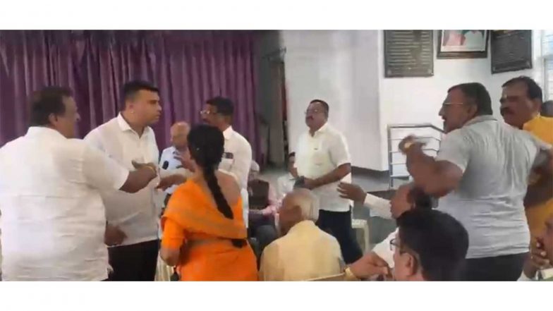 India News | Verbal Clash Between BJP, Congress Leaders at Tumakuru Community Meet; V Somanna Walks out