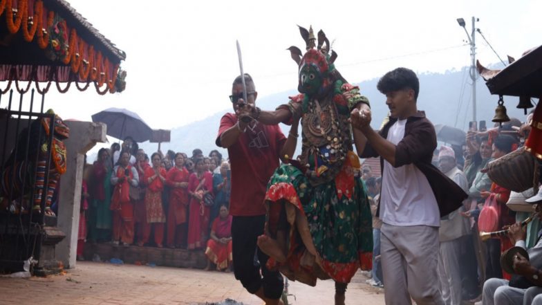 World News | Sikali Jatra: a Religious Fair Where Hindu Deities Take Flight on Air While Celebrating the Alternate of Dashain in Nepal