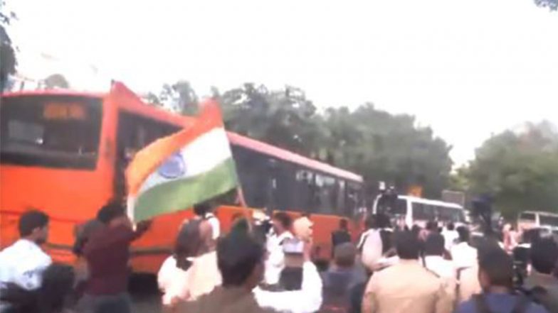 India News | Lehra Do Tiranga Rally: Delhi Police Detains Around 150 Protesters Including Dipke; Opposition Slams Centre