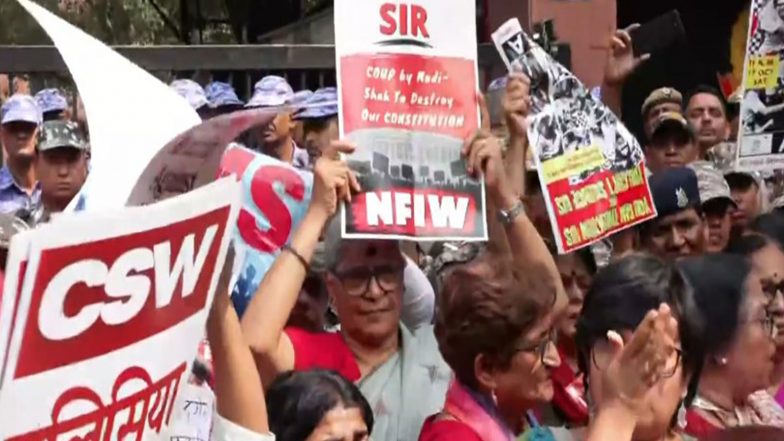 India News | Women's Groups Hold Protest March to Delhi Police Headquarters over Alleged Sexual Violence During SIR Protests