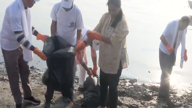 India News | Delhi CM Gupta, Min Verma Participate in Yamuna Cleanliness Drive