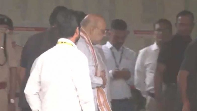 India News |   West Bengal: Amit Shah, CM Suvendu Adhikari Reach Hospital to Meet Victims of Chorbagan Durga Puja Stampede