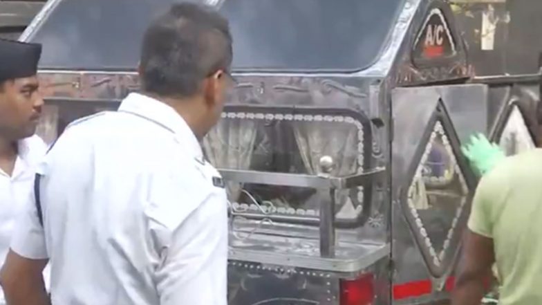 India News | Bodies of Kolkata Pandal Stampede Victims Handed over to Families