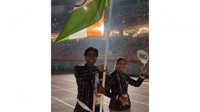 Sports News | Pramod Bhagat, Simran Sharma Lead Indian Contingent as Flag-bearers at Para Asian Games Opening Ceremony