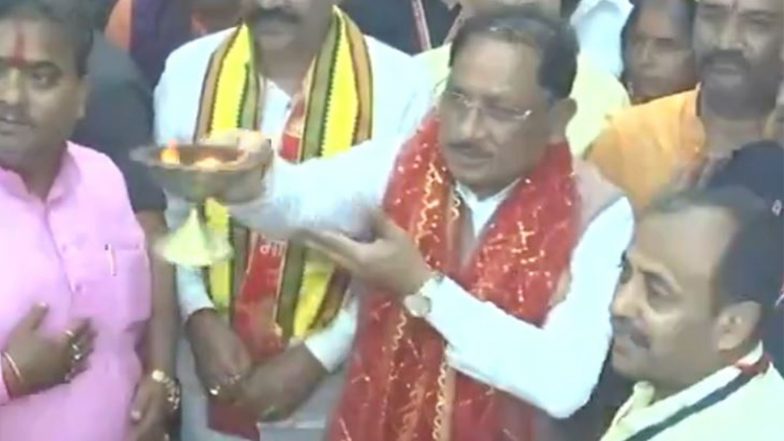 India News | Chhattisgarh CM Vishnu Deo Sai Offers Prayers at Durga Pandal in Mana Camp; Prays for Prosperity