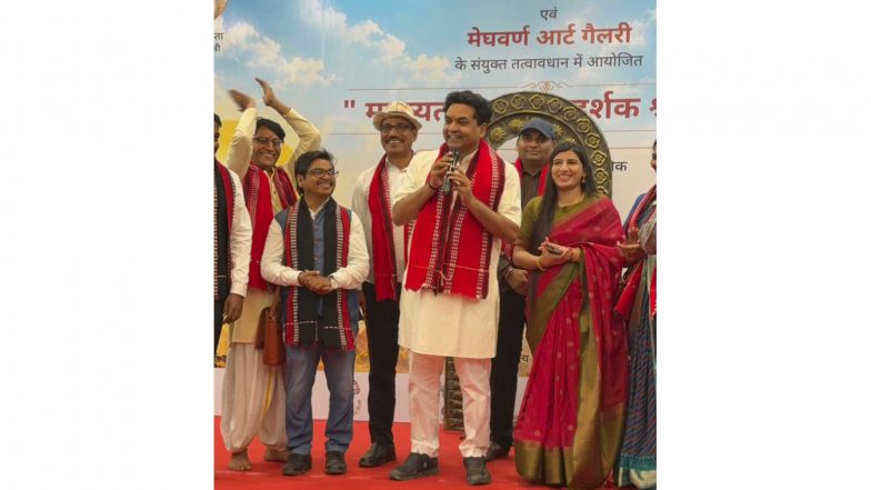 India News | Delhi Minister Kapil Mishra Celebrates Indian Culture and Ideals of Lord Ram; Honours Artists