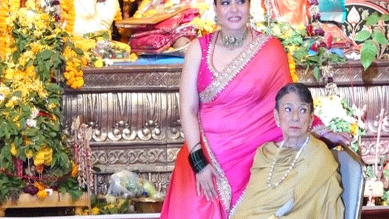Entertainment News | Kajol Seeks Mother Tanuja's Blessings at Durga Puja Celebrations