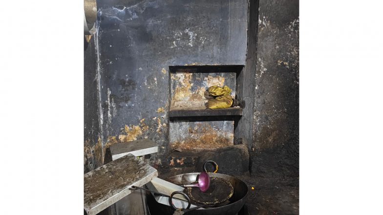 India News | Delhi: Food Safety Officials Find Hygiene Lapses at Sweet Shops Ahead of Festive Season