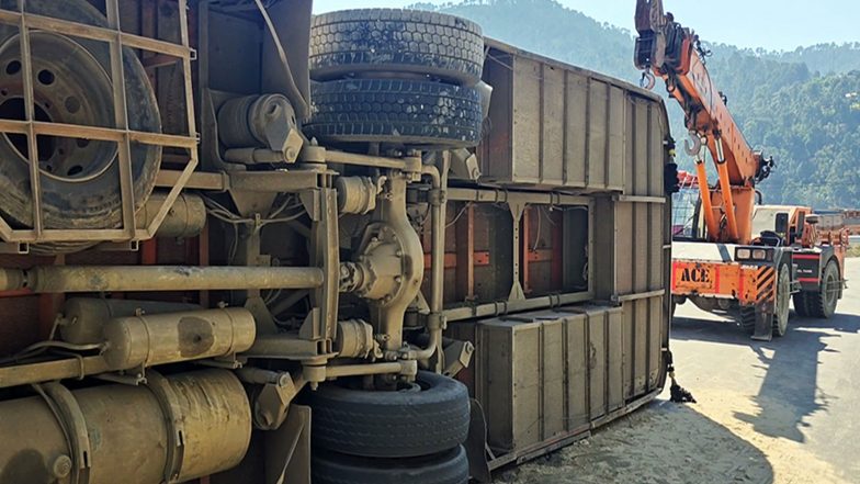 India News | J-K: At Least 10 Injured as Passenger Bus Meets with Accident in Udhampur
