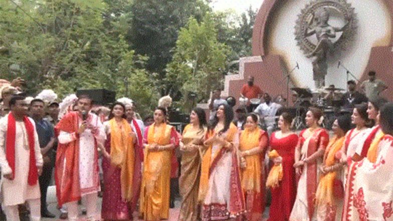 Entertainment News | Kolkata Sindoor Khela: Mimi Chakraborty, Srabanti Chatterjee and Other Actresses Celebrate Vijayadashami