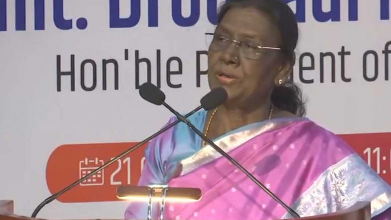 India News | “Traditional Artists Need Financial Autonomy, Further Training to Thrive”: President Murmu at National Exhibition of Art