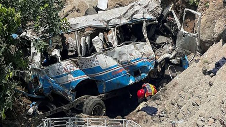 World News | Pakistan: 10 Killed, 44 Injured After Bus Overturns in Punjab Province