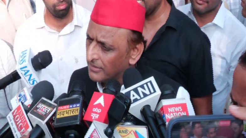 India News | UP: Samajwadi Chief Akhilesh Yadav Casts Vote in Graduate MLC Elections