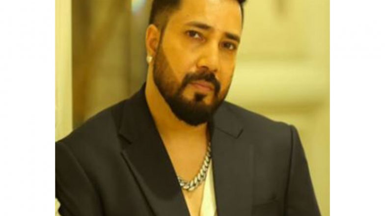 Entertainment News | Daler Mehndi Uttarakhand Event Row: Mika Singh Demands Apology from Minister Subodh Uniyal 
