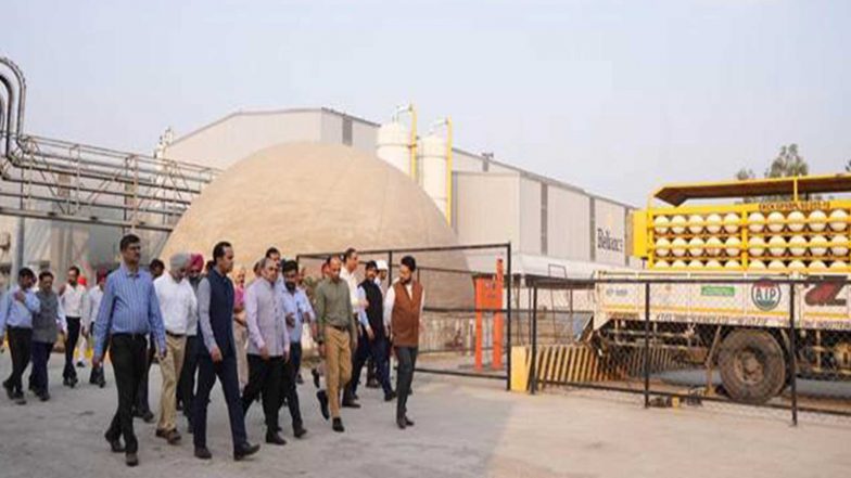 India News | CAQM Reviews Paddy Stubble Management Measures in Ropar, Hoshiyarpur and Amritsar