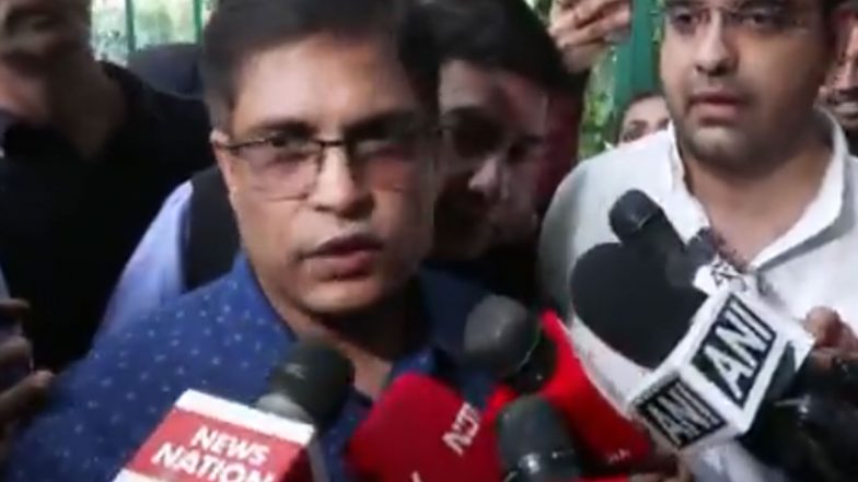 India News | “Will Announce Elections as Soon as You Provide Draft”: Jamia Registrar After Meeting with Protesters