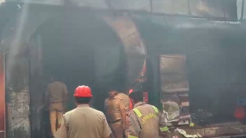India News | One Dead as Fire Breaks out at Six Shops in Noida's Sector 126; LPG Cylinders Found Inside Premises