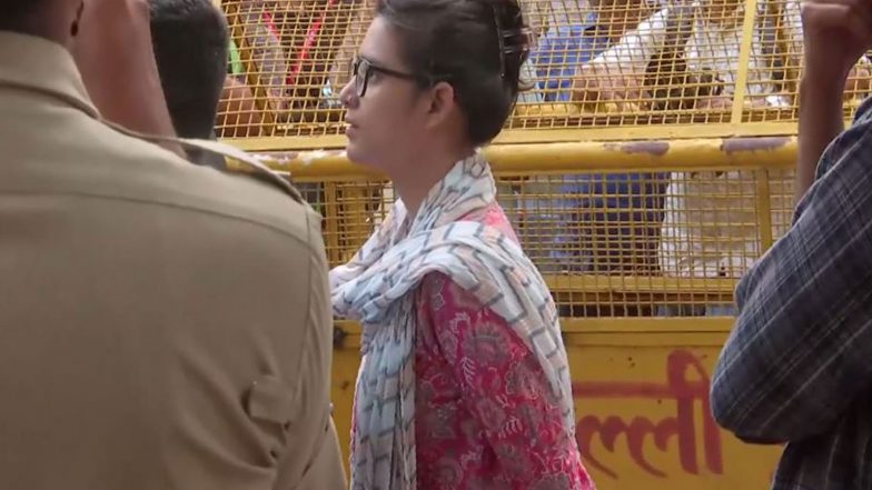 India News | SEM Court Directs Delhi Police to Provide Documents to Neha Bora; Next Hearing on Oct 29