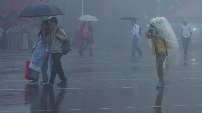India News | IMD Forecasts Cyclonic Storm over Bay of Brengal, Heavy Rain in Tamil Nadu on October 26
