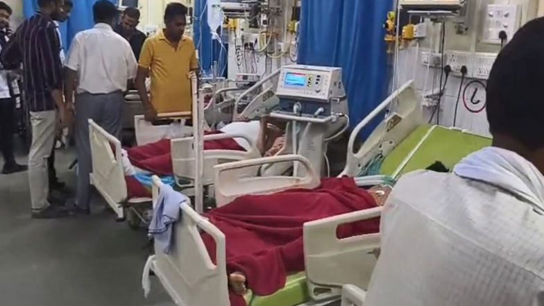 India News | Maharashtra: Over 20 Tribal People Injured in Road Accident Due to Axle Failure in Jalgaon