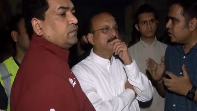 India News | Delhi Ministers Visit Harsh Vihar Building Collapse Site; Two Feared Trapped, Rescue Ops Underway