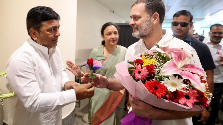 India News | Rahul Gandhi Arrives at Lucknow, to Appear in Sultanpur Court for Verdict on Defamation Case Involving Amit Shah 