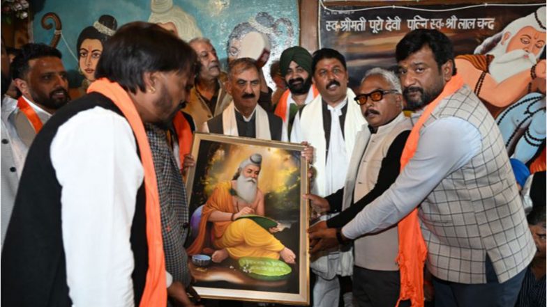 India News | Himachal CM Pays Obeisance at Bhagwan Valmiki Temple on Maharishi Valmiki Jayanti
