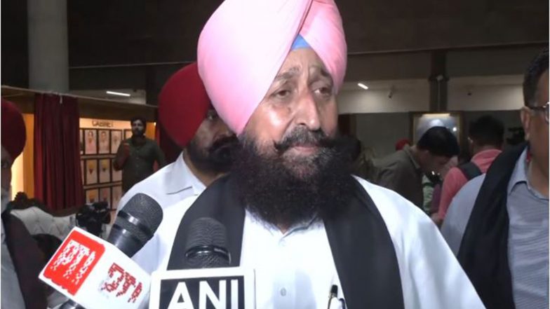 India News | Clash Between AAP and Congress MLAs at Punjab Vidhan Sabha; Congress Leaders Stopped at Entry