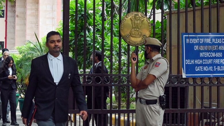 India News | Delhi HC Seeks Centre, Waqf Board’s Response on Plea to Protect Race Course Masjid