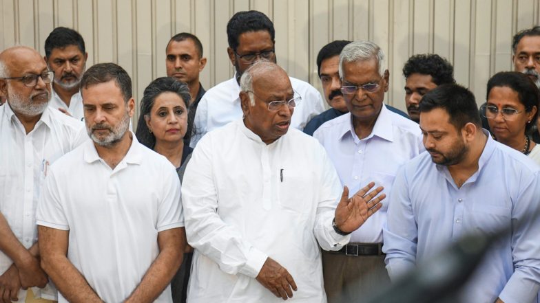 India News | Mallikarjun Kharge Calls INDIA Bloc to Attend Impeachment Program Against CEC on Oct 30
