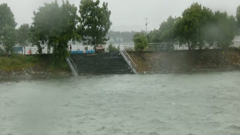 India News | Ministry of Civil Aviation Reviews Cyclone Arnab Situation and Operational Readiness