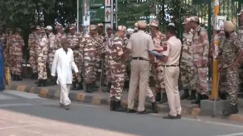 India News | Jamia Administration Alleges Stone-pelting, Vandalism by Masked Agitators; Rahul Gandhi to Visit Today
