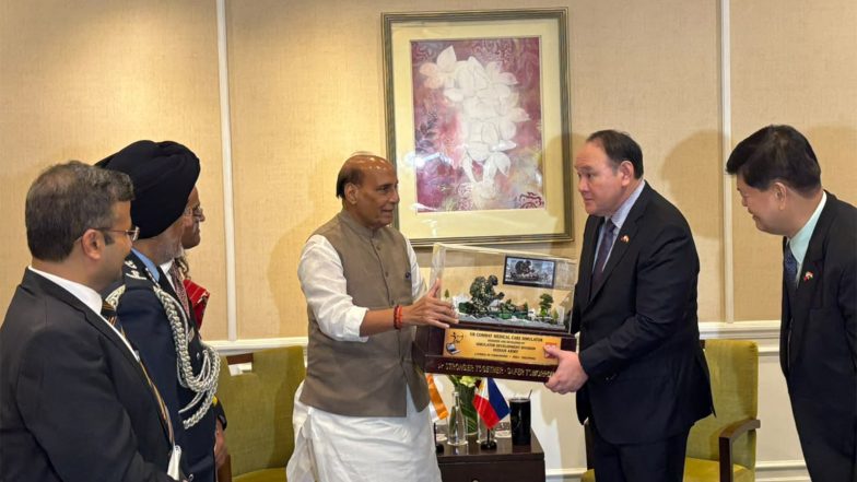 World News | Rajnath Singh Holds Bilateral Meeting with Philippine Secretary of National Defence, Gifts Replica of Combat Medical Care Simulator