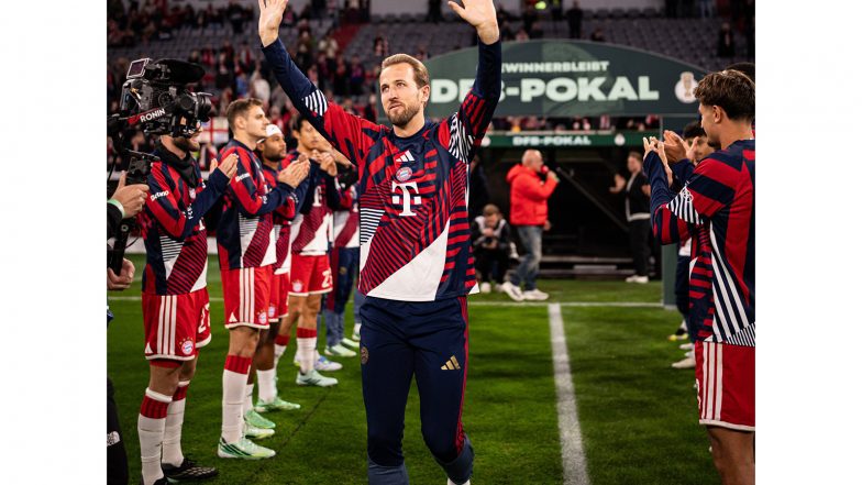 Sports News | Harry Kane Receives Guard of Honour from Bayern Teammates After Maiden Ballon D'Or Win