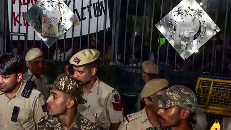 India News | Delhi Police Register Second FIR in Jamia University Vandalism Case