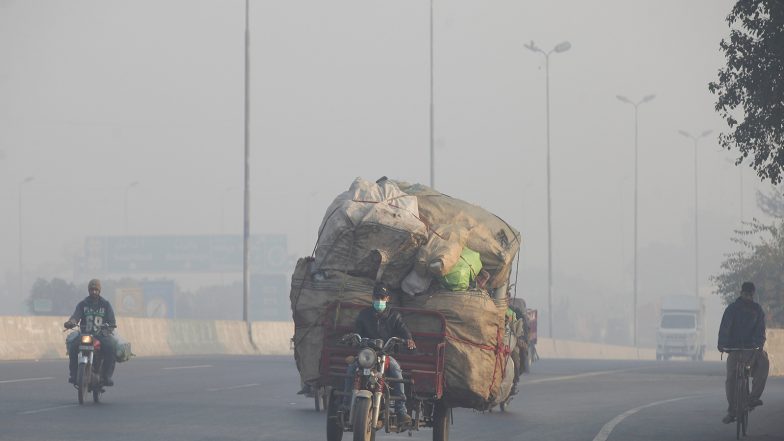 World News | Lahore World’s Most Polluted City as Air Pollution Blamed for Cutting Life Expectancy in Pakistan