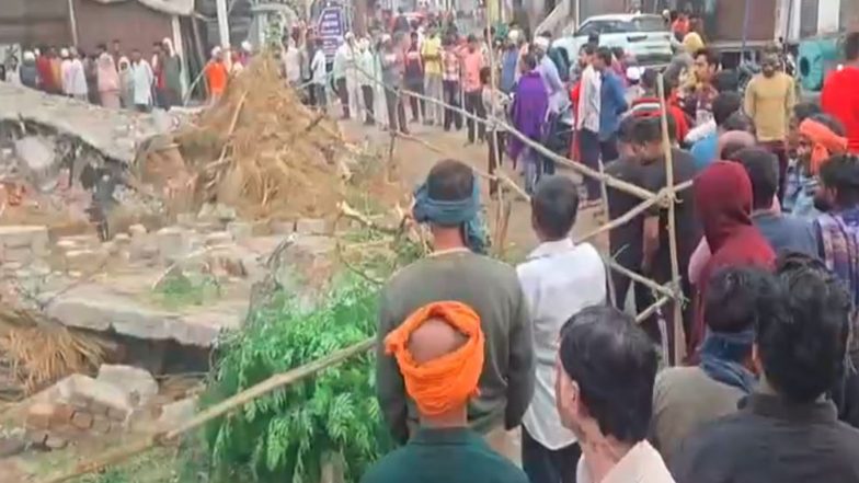 India News | Uttar Pradesh: 2 Killed, Woman Critically Injured as Two-storey House Collapses in Bulandshahr