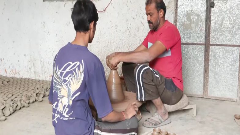 India News | Rajasthan: Jaipur Potter Families Step Up Production of Diyas Ahead of Diwali, Keep Traditional Craft Alive