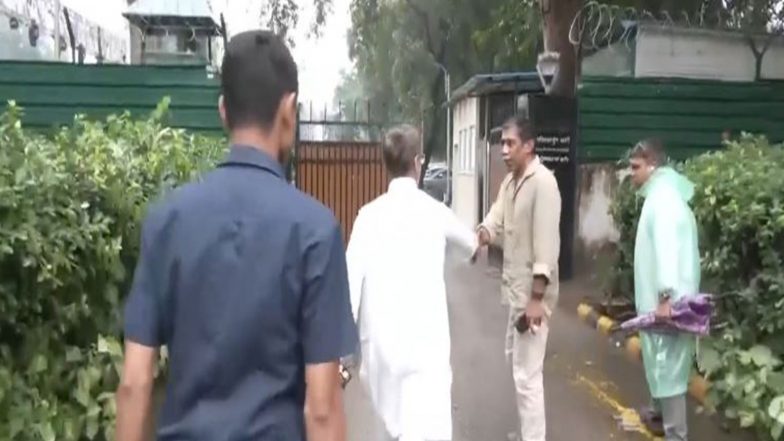 India News | INDIA Bloc Leaders Gather at Congress Chief Kharge's Residence Ahead of Public Impeachment Programme Against CEC